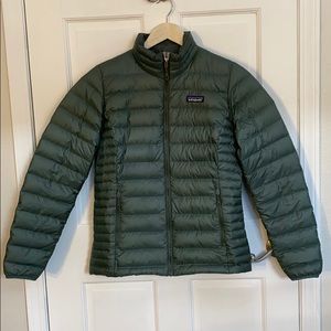 Patagonia Down Sweater Jacket in Pesto